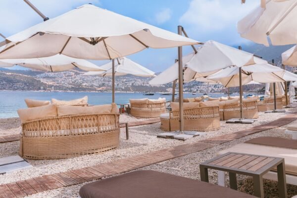 Lüks Markalar Plajları Ele Geçirdi